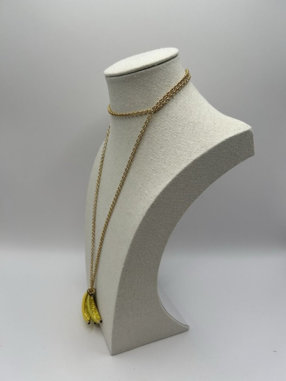 Kate Spade Banana Necklace Pendant Out Of Office Gold Tone Long Jewelry Gift - Picture 10 of 12